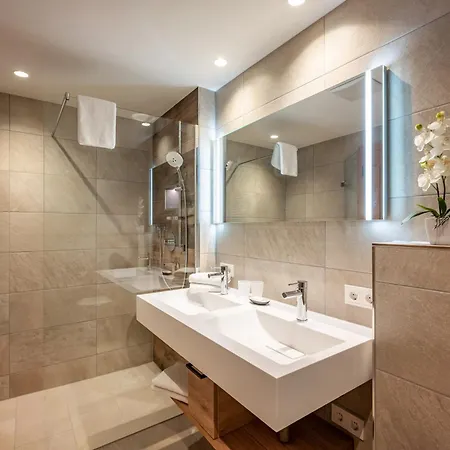 Alpengruss Guest house Tux